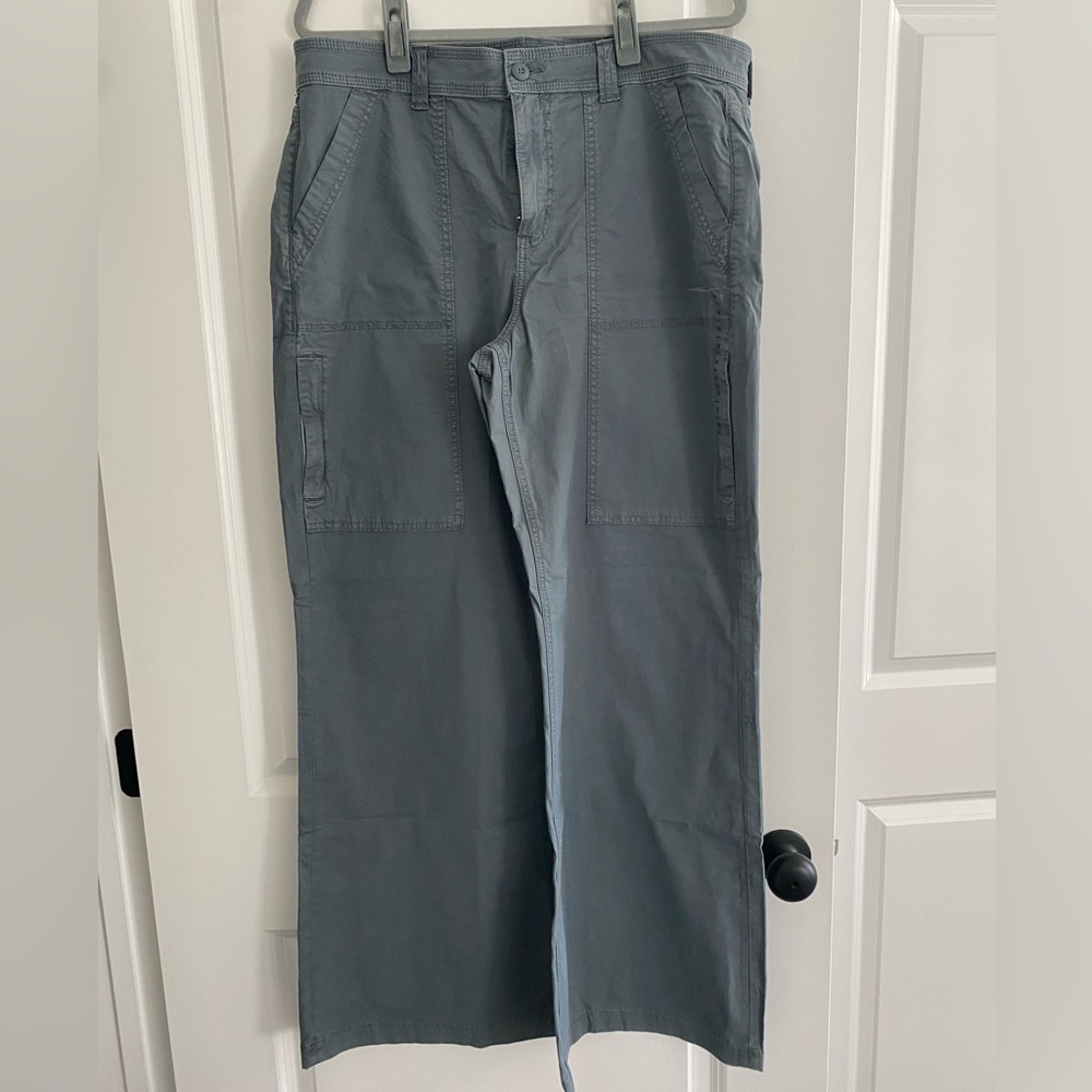 American Eagle Women’s Blue Gray Cargo  Pants NWT - 14L